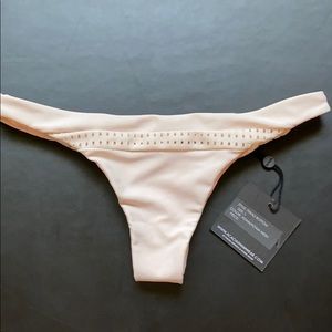 ACACIA PAVILS BOTTOM